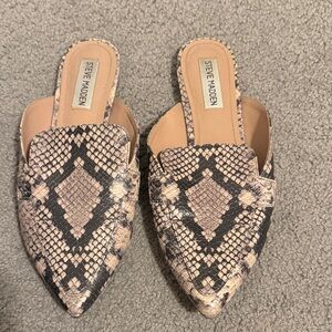 Steve Madden Black and Cream Snakeskin Mules
